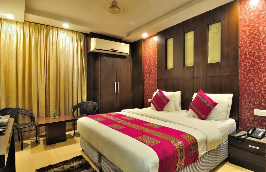 Hotel Shelton Új-Delhi Kültér fotó